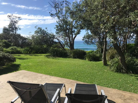 Absolute Beachfront Mollymook - Accommodation Bookings 2