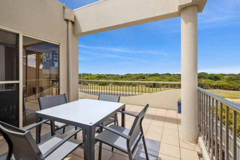 Absolute Beachfront Retreat On The Esplanade - Accommodation Bookings 1