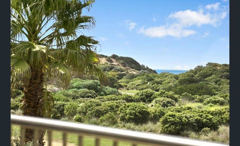 Absolute Beachfront Retreat On The Esplanade - Accommodation Bookings 2