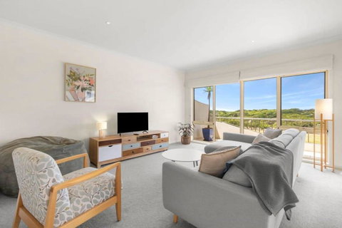 Absolute Beachfront Retreat On The Esplanade - Accommodation Bookings 0
