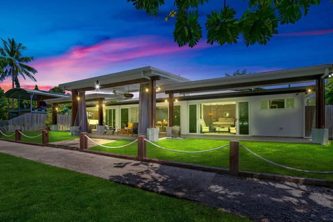 Absolute Beachfront WongaBelle- Pet Friendly - Accommodation Bookings 0