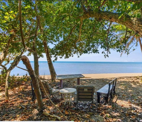 Absolute Beachfront WongaBelle- Pet Friendly - Accommodation Bookings 1