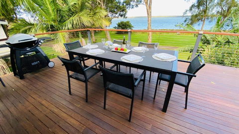 Absolute Lakefront House - Enjoy The Sunrise - Accommodation Bookings 0