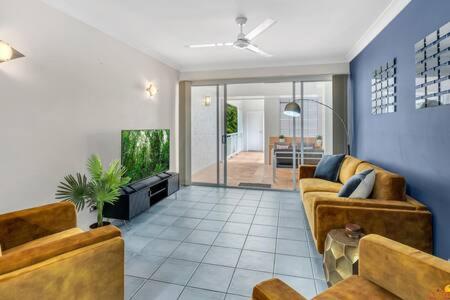 Absolute Superb Location Ocean Views Beachfront - Accommodation Bookings 4