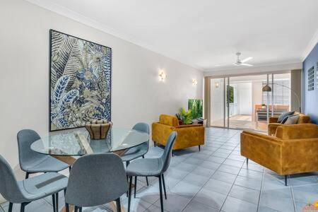 Absolute Superb Location Ocean Views Beachfront - Accommodation Bookings 2