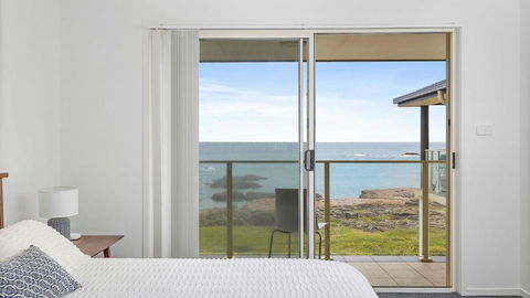 Absolute Waterfront Anna Bay - Accommodation Bookings 2