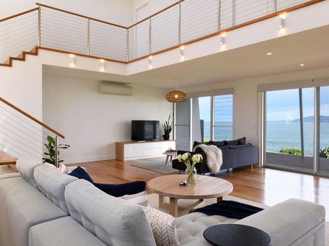 Absolute Waterfront - Accommodation Bookings 0