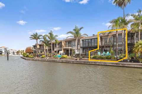 Absolute Waterfront Marina Views - Accommodation Bookings 0