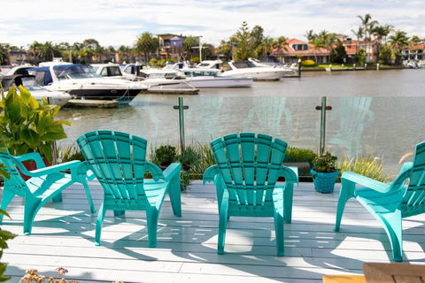 Absolute Waterfront Marina Views - Accommodation Bookings 3