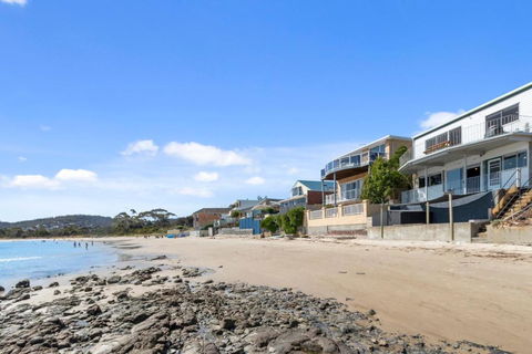Absolute Waterfront Only 15 Minutes From Hobart - Accommodation Bookings 0