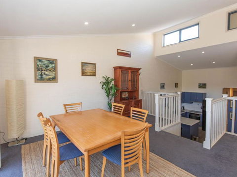 Acacia 4 2 Kirwan Close - Accommodation Bookings 3