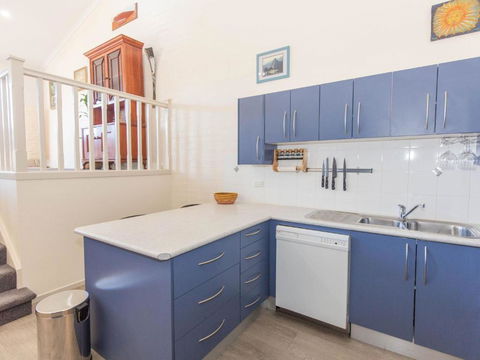 Acacia 4 2 Kirwan Close - Accommodation Bookings 4