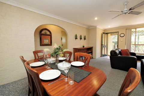 Acacia - Accommodation Bookings 1