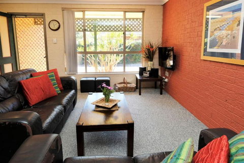Acacia - Accommodation Bookings 2