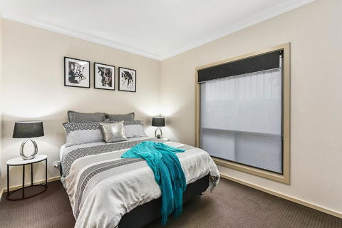 Accommodation On Lansell 1 Being Unit 1 Of 6 Lansell Street - Accommodation Bookings 4