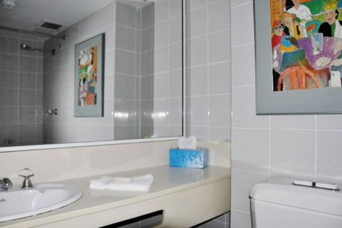 Accommodation Sydney: Hyde Park View 2 Bedroom 1 Bathroom Pet Friendly Apartment - Accommodation Bookings 3