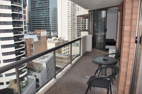 Accommodation Sydney - Kent Street Sydney CBD Top Floor 2 Bedroom Apartment With Balcony - Accommodation Bookings 2