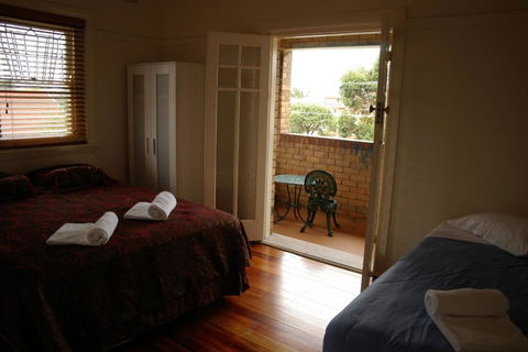 Accommodation Sydney Rockdale - 2 Bedroom Pet Friendly Budget Apartments With Balconies - Accommodation Bookings 3