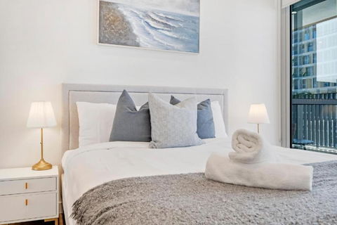 Accor Stadium Luxury - 3 Bed 2 Baths, Sleeps 6, Pool, Parking If Available- NO PARTIES - Accommodation Bookings 3