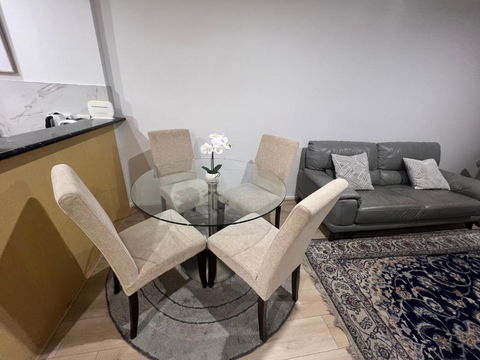 ADELAIDE CBD APARTMENT - 3BR, 2BATH & CARPARK - Accommodation Bookings 4
