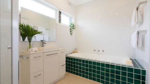 Adelong - Accommodation Bookings 3