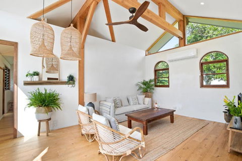 Adora Villa - Accommodation Bookings 4