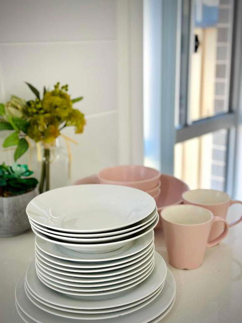 Adorable Modern 4 Br House WiFi & Parking - Accommodation Bookings 3