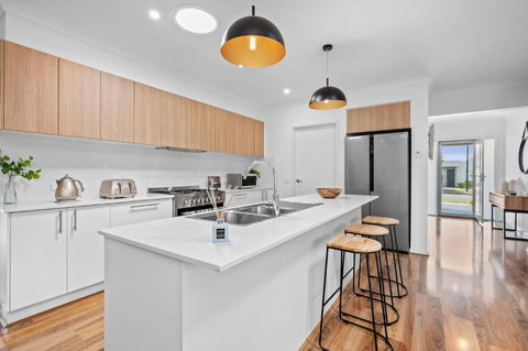 Aerial Beach House 2 - Accommodation Bookings 4
