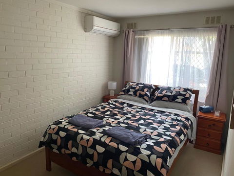 Affordable Inglewood Apartment+Pool - Accommodation Bookings 1
