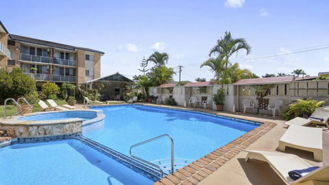 Affordable, Pool, Spa, Beach, Sleeps 5 - Accommodation Bookings 0