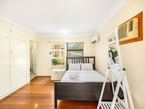 Affordable Studio Steps From UQ Shops And Transit - Accommodation Bookings 0