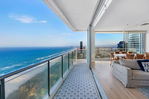 Air On Broadbeach 2 Level Private Apartment - CoastHM - Accommodation Bookings 2