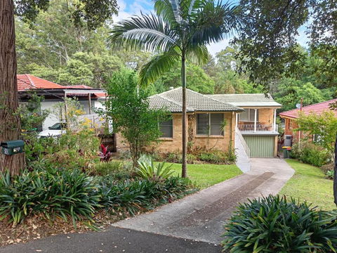 Affordable, Private Apartment With Garage Parking - Accommodation Bookings 1
