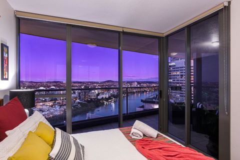 African Escape On Level 38 - Balcony With Views - Accommodation Bookings 0
