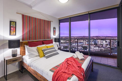 African Escape On Level 38 - Balcony With Views - Accommodation Bookings 2