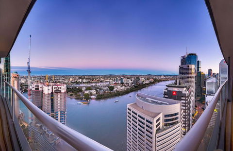 African Escape On Level 38 - Balcony With Views - Accommodation Bookings 4