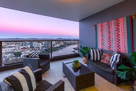 African Escape On Level 38 - Balcony With Views - Accommodation Bookings 3