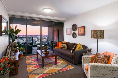 African Escape On Level 38 - Balcony With Views - Accommodation Bookings 1