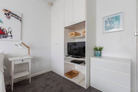 Acland Central Studio - A Cosy St Kilda Escape - Accommodation Bookings 4