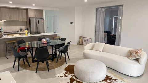 Absolute Familial Paradise- Greenbank - Accommodation Bookings 1
