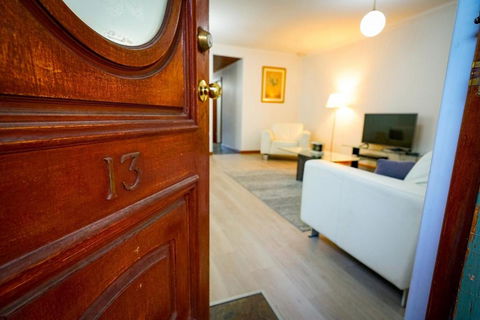 Adelaide Style Accommodation-Getaway In North Adelaide- Close To City - Accommodation Bookings 0