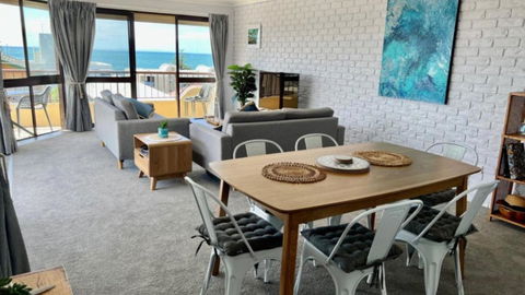 A Minutes Walk To The Beach! - Accommodation Bookings 0