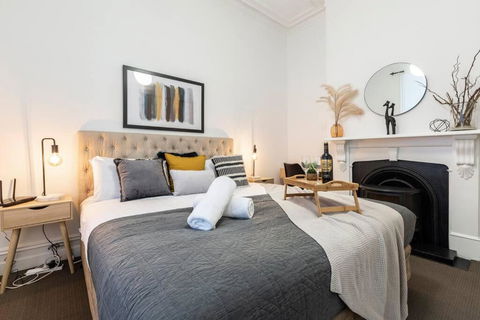 A Carlton Classic - Quaint Inner-City Getaway - Accommodation Bookings 1