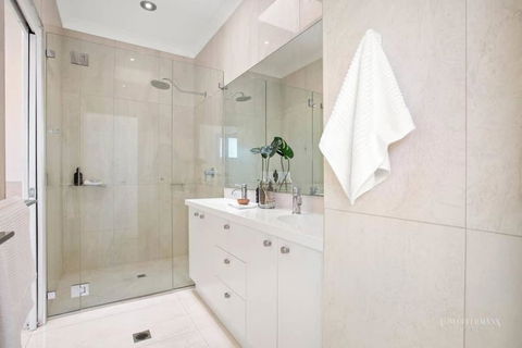 Affordable Luxury By The River - Accommodation Bookings 2