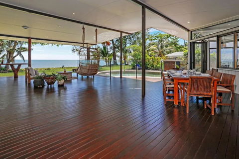 Absolute Beachfront House With Private Pool - Accommodation Bookings 2