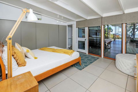 Absolute Beachfront House With Private Pool - Accommodation Bookings 4