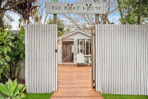 A Perfect Stay - The Boat House - Accommodation Bookings 2