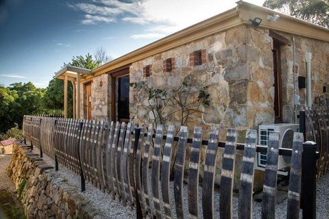 A Romantic Uraidla Studio - Accommodation Bookings 0