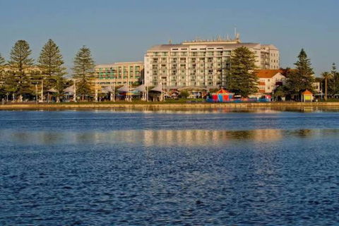 A-The Entrance Private Water Front 1 Bedroom Appartment At The Oaks - Accommodation Bookings 1