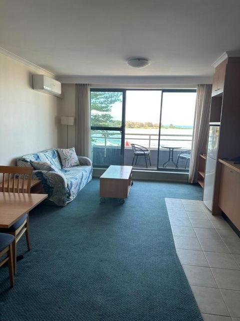 A-The Entrance Private Water Front 1 Bedroom Appartment At The Oaks - Accommodation Bookings 3